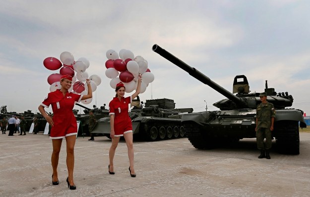 Targi miliratiów niedaleko Moskwy /YURI KOCHETKOV /PAP/EPA