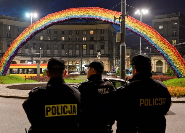 Sidła gej-kaidy Tęcza na Placu Zbawiciela w Warszawie /PAP/Marcin Obara /PAP