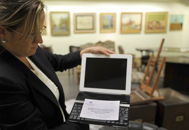 The iPad belonged to the Pope Francis / AFP