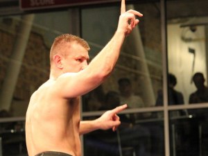 Tomasz Adamek wraca na ring w pięknym stylu. Wygrał na punkty z Aguilerą