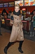 Trencz? Obowiązkowo! Mam płaszcz i kurtkę ze słynna kratką Burberry na podszewce. / fot. J. Antoniak