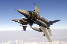 Turcja poderwała samoloty F-16 do pościgu za domniemanymi puczystami