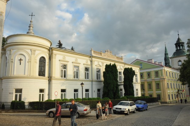 W nowych odcinkach jak zwykle nie zabraknie ciekawych i czasem zabawnych  zagadek kryminalnych