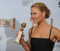 W roku 2009 otrzymała Złotego Globa w kategorii "Najlepsza aktorka w
serialu dramatycznym", za "True Blood" (sezon drugi) oczywiście. 