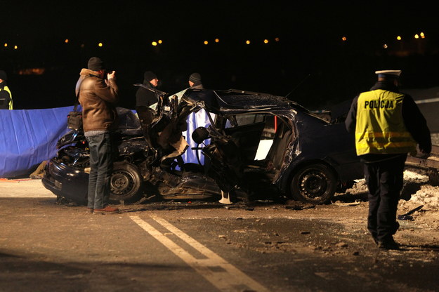 Tragiczny wypadek. Zginęło dwóch policjantów. Droga nr 5 już przejezdna W wypadku zginęło dwóch policjantów /Tytus Żmijewski /PAP