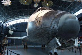 Wahadłowiec wylądował w Muzeum Lotnictwa w Waszyngtonie