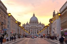 Watykan ujawnia, ilu zakonników zrzuciło habit