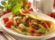 Wegetariański omlet z farszem warzywnym