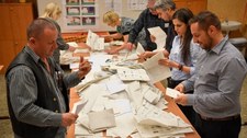 Węgry: Partie opozycyjne podejrzewają oszustwa w wyborach