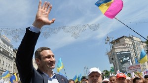 Witalij Kliczko liderem sondażu prezydenckiego na Ukrainie