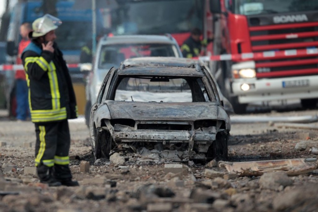 Во Франции сожгли авто на новый год