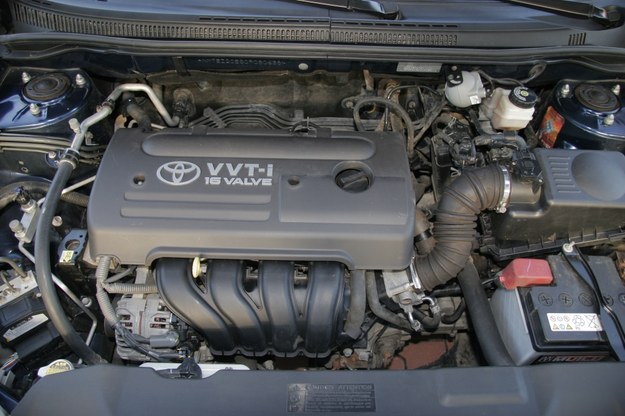 Toyota yaris wymiana oleju w silniku
