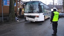 Zakopane: Autobus wjechał w budynek restauracji