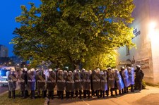 Zamieszki przed komisariatem policji we Wrocławiu 