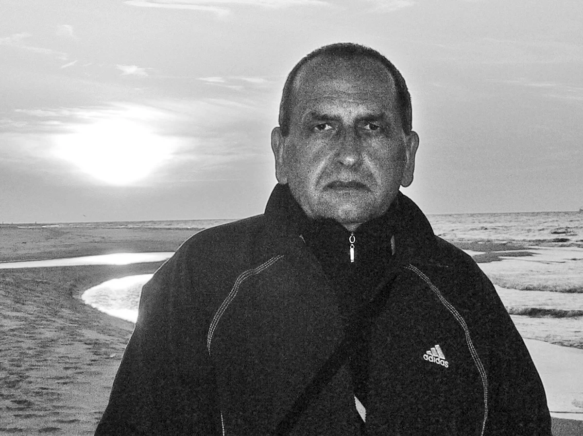 Stanisław Smółka - jeden z założycieli i współtwórców RMF FM - nie żyje. Od dłuższego czasu walczył z ciężką chorobą. Przegrał tę nierówną walkę. Zmarł w niedzielę nad ranem w szpitalu. Dzisiaj w Niepołomicach odbył się pogrzeb.