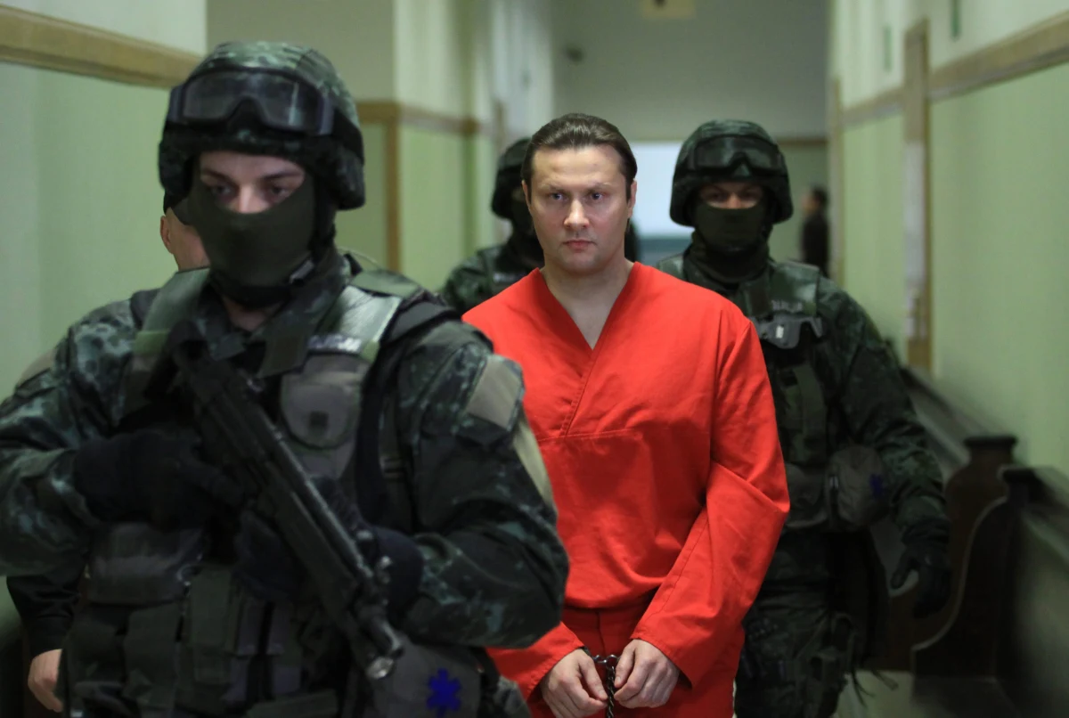 Ryszard Bogucki - oskarżony o nakłanianie i współudział w zabójstwie byłego szefa policji generała Marka Papały - odmówił składania wyjaśnień. W trakcie pięciogodzinnej rozprawy ograniczył się tylko do kilkuzdaniowych komentarzy do już złożonych w śledztwie zeznań, które odczytywał sąd. Bogucki nie chciał mówić, bo zmienił adwokata, a nowy obrońca - z urzędu - nie zdążył jeszcze zapoznać się z aktami sprawy.