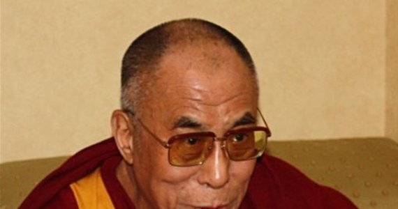 Duchowy przywódca Tybetu oskarżył Chiny, że stosują wobec Tybetańczyków represje w ramach przemyślanej akcji niszczenia buddyzmu w Tybecie. Dalajlama przemawiał w Dharamśali, na północy Indii, podczas obchodów 51. rocznicy nieudanego powstania Tybetańczyków przeciw rządom Pekinu.