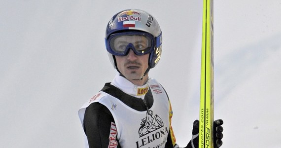 Adam Małysz był trzeci na drugim treningu przed kwalifikacjami do konkursu Pucharu Świata, który w piątek zostanie rozegrany w norweskim Lillehammer. Polak oddał skok na odległość 136 m, Najwyżej został oceniony skok Szwajcara Simona Ammanna - 135,5 m.