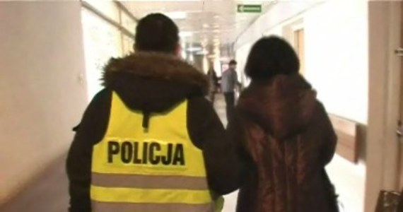 Kolejne zatrzymania w głośnej sprawie korupcyjnej dotyczącej przyznawania rent za łapówki w województwie śląskim. Policja ujęła dwie kobiety, które pośredniczyły w przekazywaniu pieniędzy. Obie przyznały się do winy.