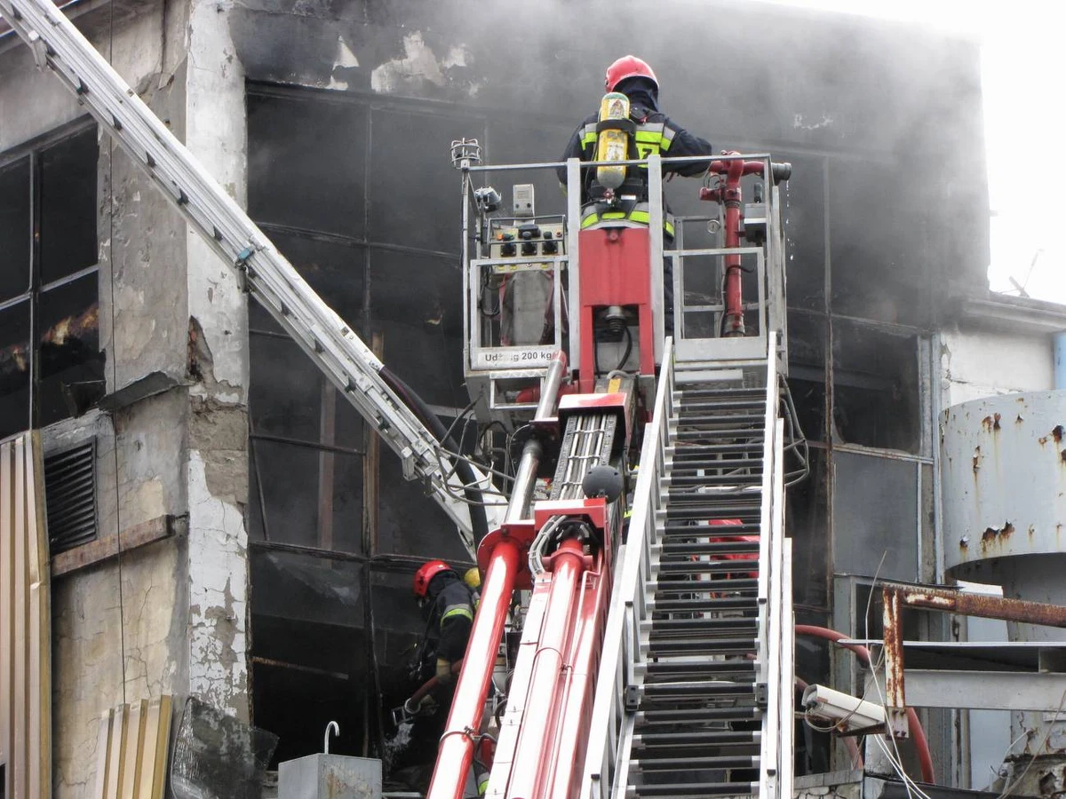 Awaria systemu ogrzewania była prawdopodobnie przyczyną pożaru magazynu artykułów rolniczych w Toruniu. Nikomu nic się nie stało, ogień został opanowany.