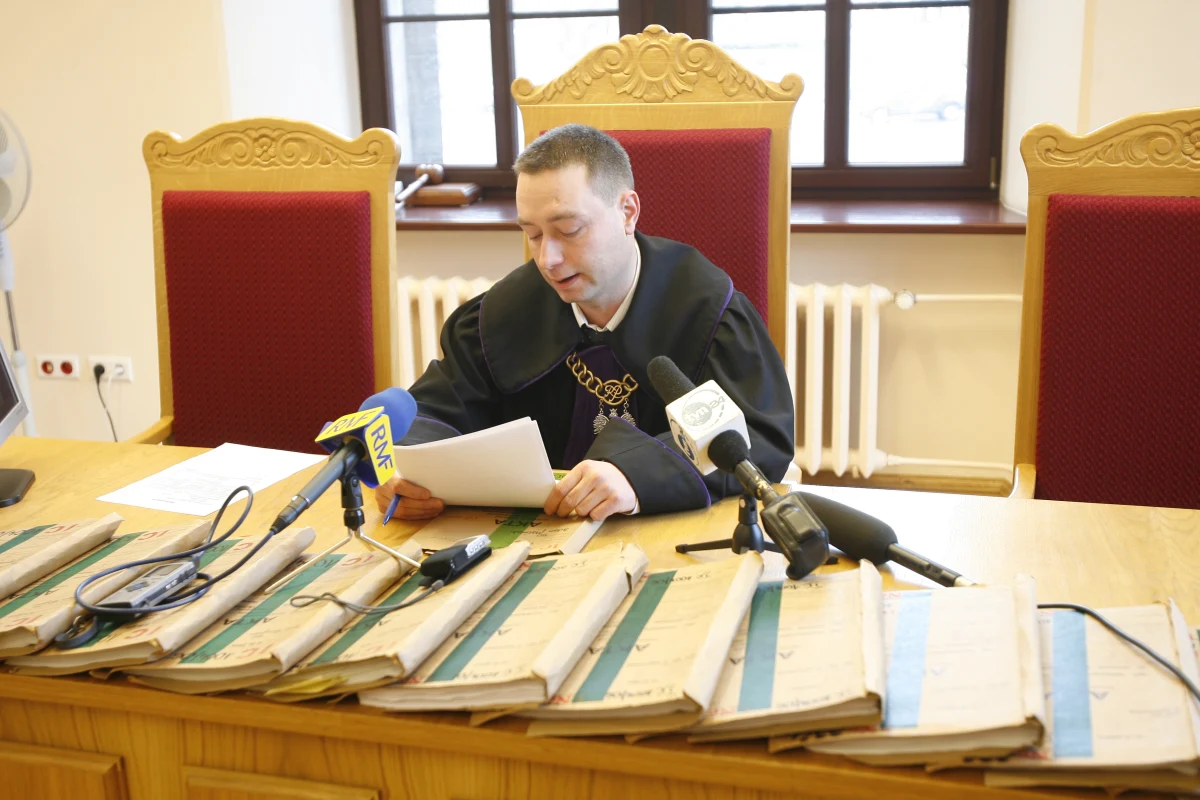 Wrocławski sąd przyznał rację funduszowi MCI Management - akcjonariuszowi firmy komputerowej JTT. Wskutek wyroku Skarb Państwa będzie musiał wypłacić firmie 38,5 miliona złotych odszkodowania i odsetki za błędy urzędników podatkowych. Państwo już zapowiada apelację.