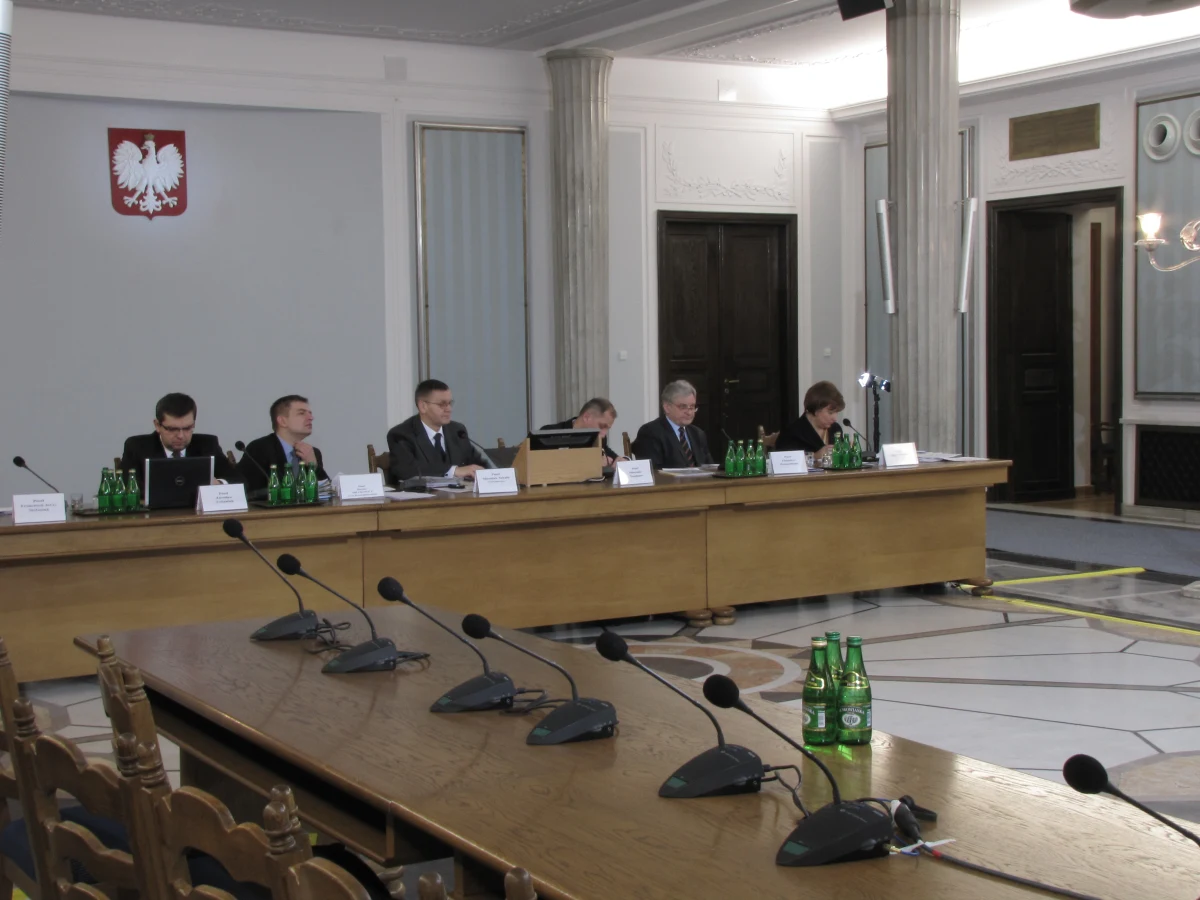 Przed komisją śledczą ds. afery hazardowej staną dziś byli prezesi Totalizatora Sportowego Jacek Kalida i Sławomir Sykucki.