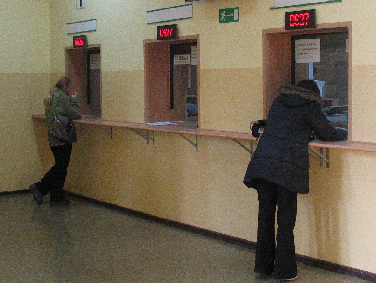 Pojutrze dowiemy się, jaki poziom bezrobocie osiągnęło w naszym kraju w marcu. Już dziś wiadomo natomiast, że prawdziwym rekordzistą w tym zakresie jest Grudziądz. Prawie co czwarty mieszkaniec nie ma tam pracy. Stopa bezrobocia przekroczyła 23 procent. W skali kraju w lutym niemal dobiła do 13 proc.