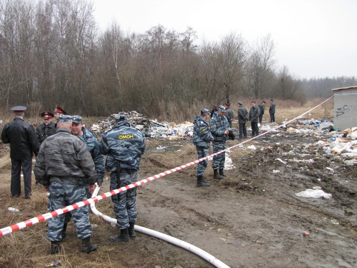 Na pokładzie polskiego samolotu prezydenckiego Tu-154, który rozbił się niedaleko Smoleńska, były 132 osoby - poinformował Komitet Śledczy przy Prokuraturze Generalnej Federacji Rosyjskiej. Nikt nie przeżył katastrofy.
