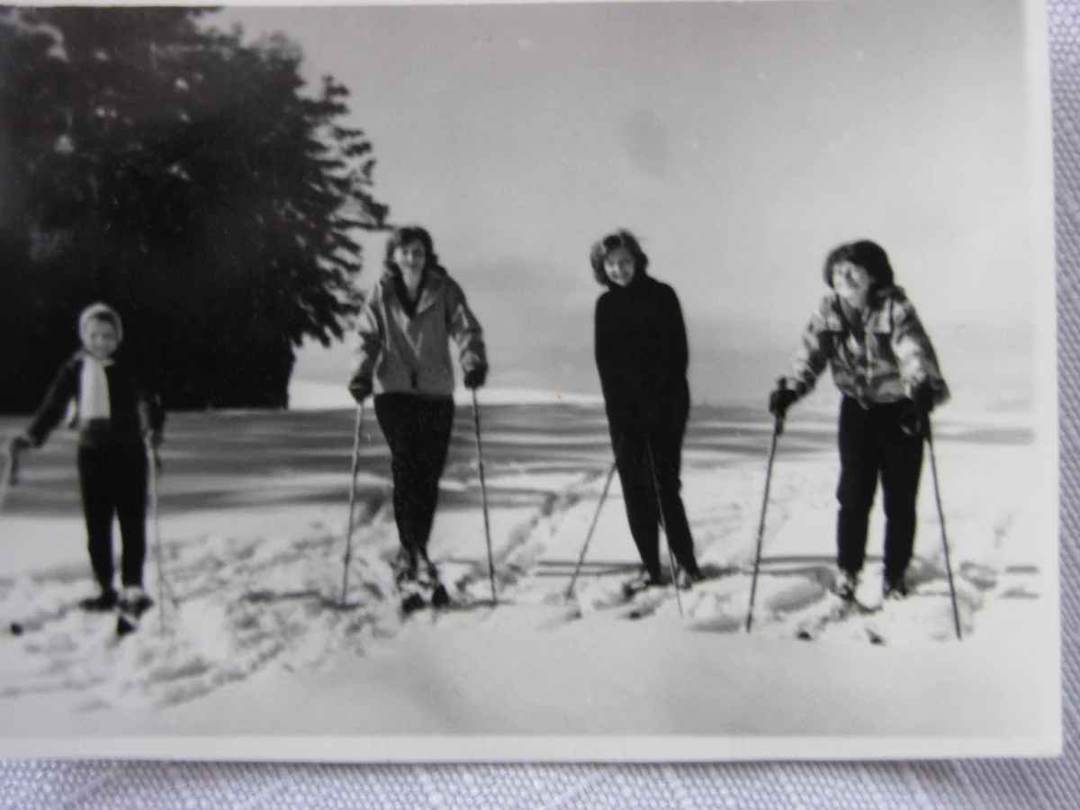 To była bardzo dobra koleżanka, bezkonfliktowa, ciepła, uczynna, pomocna - tak tragicznie zmarłą Marię Kaczyńską wspomina jej szkolny kolega Ryszard Kapłon. Pierwsza Dama dzieciństwo spędziła w Rabce. Tam chodziła do szkoły podstawowej, gimnazjum i liceum.