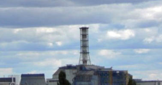 24 lata temu utracona została kontrola w reaktorze bloku IV elektrowni atomowej na Ukrainie. Cały świat usłyszał tę nazwę: Czarnobyl. Do katastrofy doszło na skutek błędu operatora i wyłączenia systemów alarmowych w trakcie przeprowadzania eksperymentów.