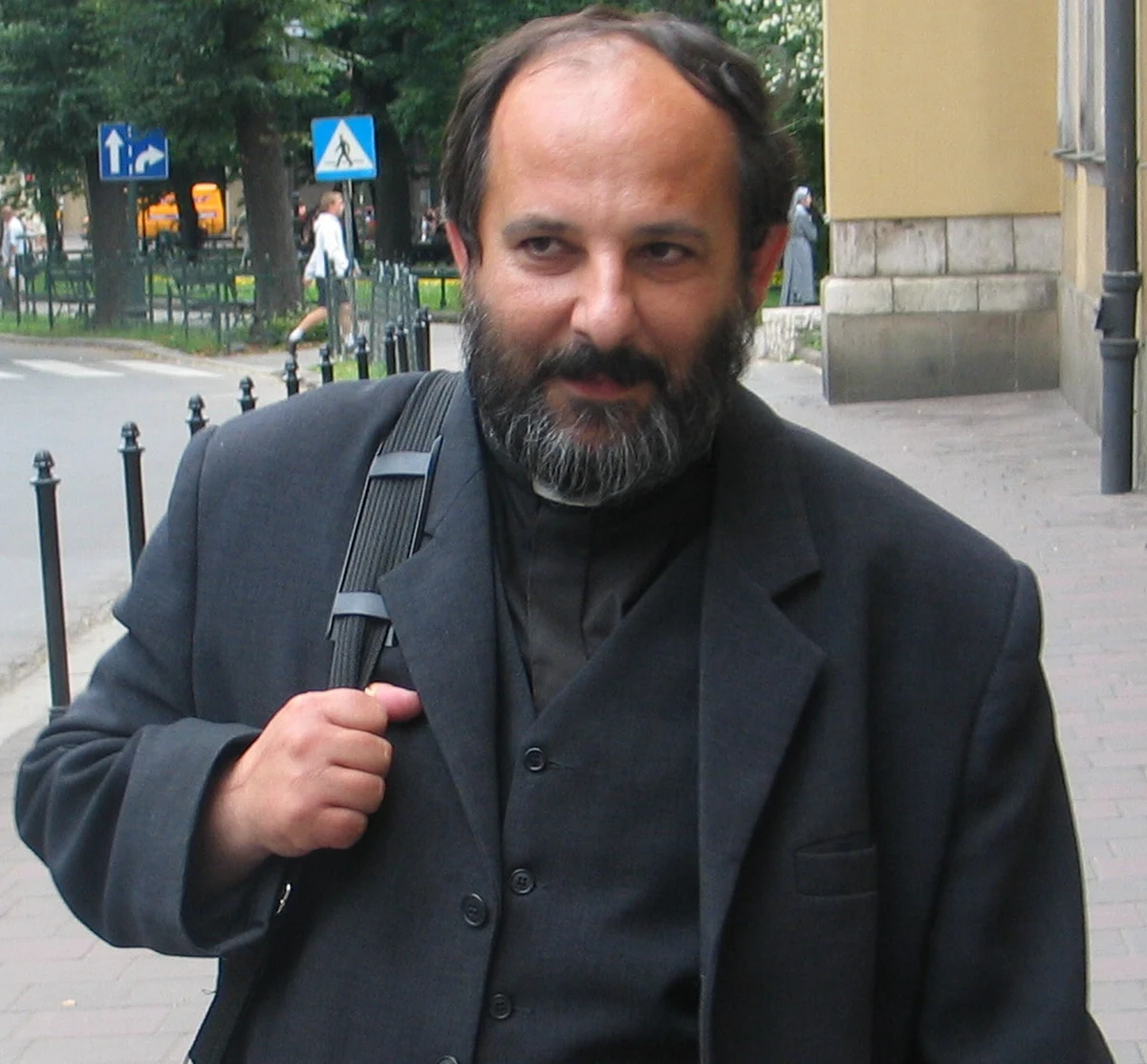 To nie chodzi o to, kto będzie nowym prezesem IPN, prawdziwym zagrożeniem jest to, że materiały wrażliwe będą udostępniane byłym esbekom i Tajnym Współpracownikom - tak ksiądz Tadeusz Isakowicz-Zaleski komentuje podpisaną przez marszałka Bronisława Komorowskiego nowelizację ustawy o Instytucie.