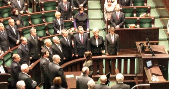 11 nowych posłów złożyło po południu ślubowanie w Sejmie. Zastąpili parlamentarzystów, którzy zginęli w katastrofie samolotu prezydenckiego pod Smoleńskiem.