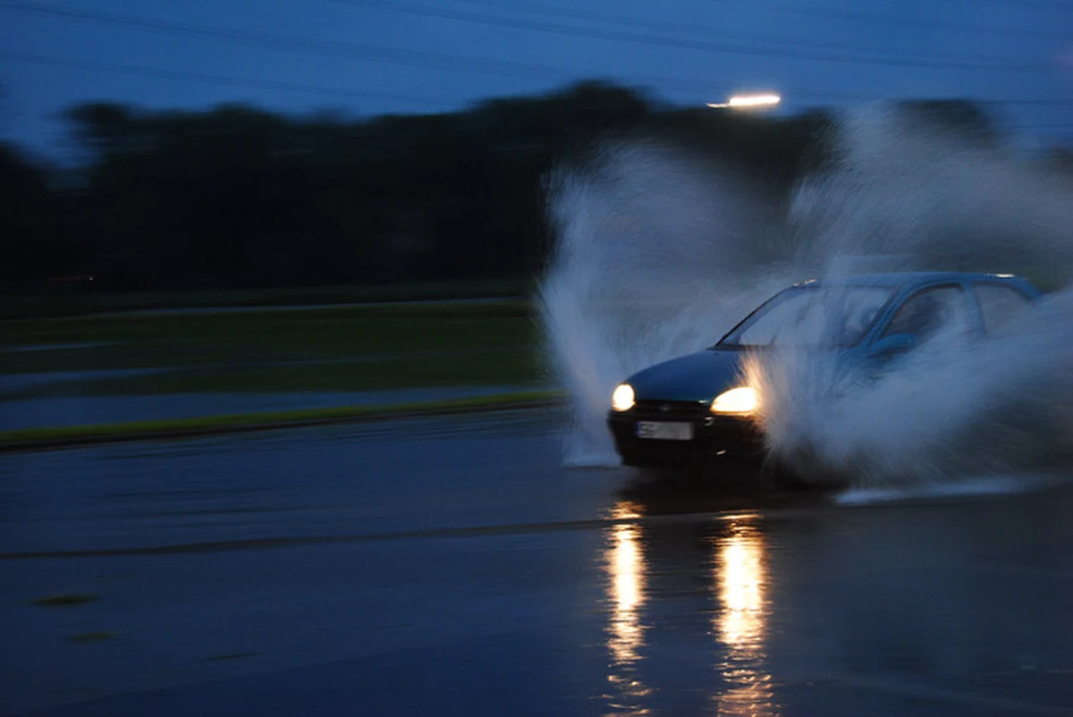 Powodzie sparaliżowały południową część Polski. Cały czas otrzymujemy od Was sygnały o zalewanych terenach. Poniżej znajdziecie aktualizowaną na bieżąco informację o utrudnieniach. Poinformujcie nas i innych!