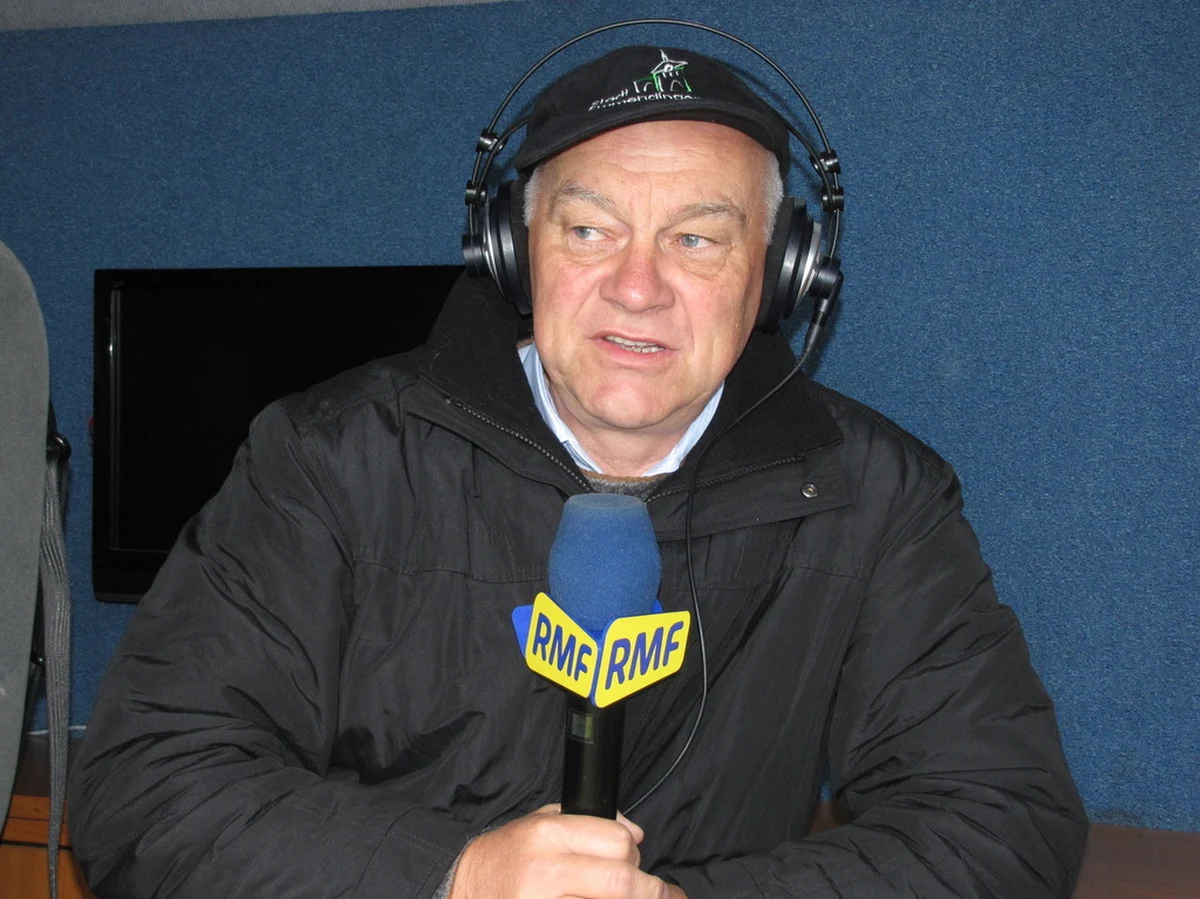 Ogłoszenie stanu klęski żywiołowej ani by mi nie przeszkodziło ani nie pomogło. Nie marzy mi się stan klęski, tylko żeby wszystko wyschło - powiedział w Kontrwywiadzie RMF FM Jerzy Borowski, burmistrz Sandomierza. - Topi się najważniejsza, przemysłowa część miasta (...) Jeżeli zaleje zakłady pracy, to będzie klęska w klęsce. Mam pretensje do kierującego akcją ratunkową, wczoraj wystarczyła jeszcze odrobina wysiłku, a mogliśmy obronić wał. - powiedział.