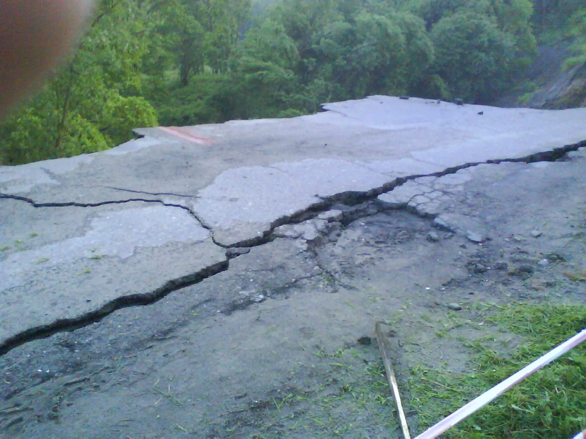 Kilkaset informacji i zdjęć, kilkadziesiąt filmów ukazujących niszczycielską siłę żywiołu. Cały czas otrzymujemy od Was sygnały dotyczące powodzi. Poniżej znajdziecie aktualizowaną na bieżąco informację o zagrożeniach, apele o pomoc i oferty pomocy. Poinformujcie nas i innych!
