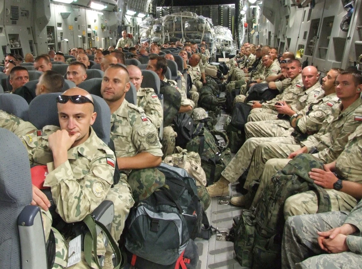 Jeśli NATO nie przystanie na nasze propozycje, powinniśmy "definitywnie zakończyć nasz udział w kampanii afgańskiej. Realną perspektywą może być rok 2012" - to cytat z komunikatu przed popołudniowym posiedzeniem Rady Bezpieczeństwa Narodowego, który pojawił się na stronach internetowych Biura Bezpieczeństwa Narodowego.