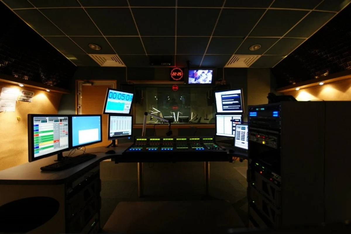 W poniedziałek startuje nowa ramówka RMF FM. Przez całe wakacje czeka na Was fantastyczna zabawa przy "Muzyce najlepszej pod słońcem". Nie zabraknie również najistotniejszych Faktów. W letniej ramówce RMF FM zadebiutuje pierwszy w Polsce radiowy serial przyrodniczy, który czytać będzie Krystyna Czubówna.