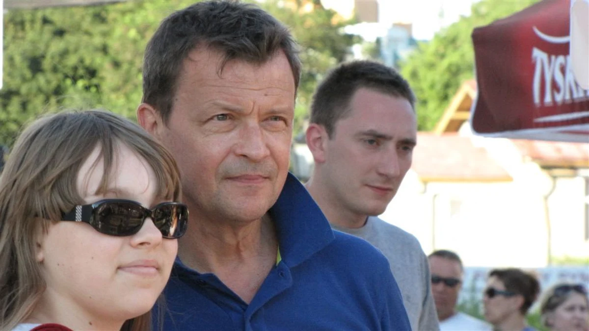 W Międzyzdrojach od wczoraj trwa wakacyjny festiwal artystów. Gwiazdy spotykają się tam już po raz piętnasty. Imprezę obserwuje od kuchni reporter RMF FM Grzegorz Hatylak. Okazuje się, że jednym z bardziej lubianych przez artystów miejsc jest… smażalnia ryb.