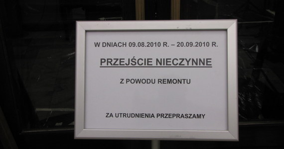 Nieoczekiwana przerwa w sejmowych 45-dniowych wakacjach. Kluby parlamentarne zawiadamiają posłów, by zjawili się pojutrze na nadzwyczajnym posiedzeniu Sejmu. Po południu będzie wiadomo, ilu z nich pojawi się na Wiejskiej.