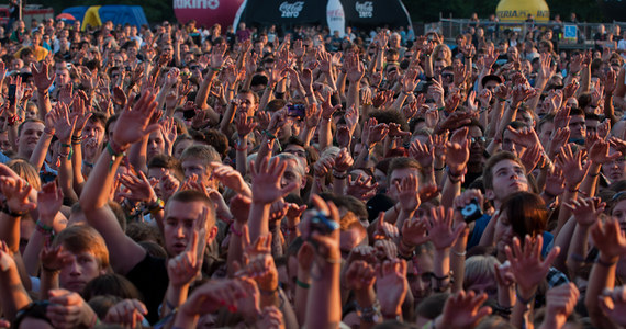 Muse i Panic! At The Disco - to na występ tych zespołów niecierpliwie czekają fani muzyki, którzy w liczbie ponad 40 tysięcy zjechali na Coke Live Music Festival 2010. Piąta edycja imprezy rozpoczęła się wczoraj, tradycyjnie w Krakowie. Widzowie mogli już podziwiać na scenie takich wykonawców jak N.E.R.D., 30 Seconds To Mars i The Chemical Brothers.