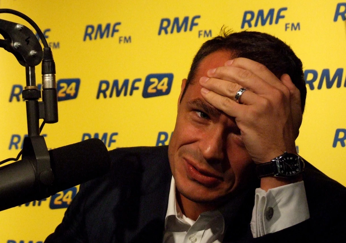 - Chcemy zrezygnować z 11 milionów podwyżki w budżecie Kancelarii Prezydenta. Przygotowujemy także redukcję etatów - mówi gość Kontrwywiadu RMF FM Sławomir Nowak. Jarosław Kaczyński pozostanie członkiem Rady Bezpieczeństwa Narodowego, będzie też zapraszany na każde następne spotkanie - dodaje.  - W sprawie krzyża Komorowski wziął na siebie całe odium zła. Praca dla niego to zaszczyt i wyzwanie. 