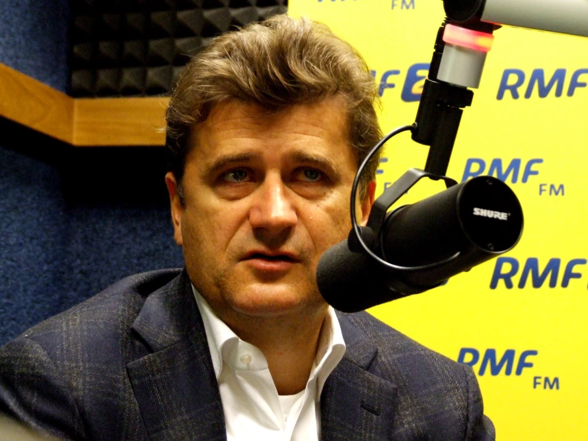 Ewentualna porażka w wyborach parlamentarnych to będzie mój koniec w polityce - powiedział w Kontrwywiadzie RMF FM Janusz Pailkot. Szczerze podziwiam Donalda Tuska. On jest najwybitniejszym polskim politykiem, chociaż ma los przeciwko sobie. (…) Jestem przekonany, że jako wicepremiera wolałby Palikota niż Napieralskiego czy Pawlaka - zaznaczył.