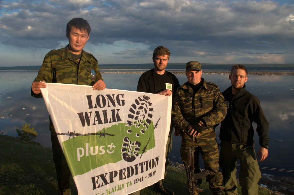 6000 kilometrów łodzią, rowerami i pieszo przez Syberię, pustynię Gobi i Himalaje aż do Indii. Trzech podróżników po półrocznej wyprawie jutro wyląduje na warszawskim Okęciu. Studenci z Łodzi wyruszyli śladami polskiego oficera Witolda Glińskiego, który w 1942 roku wraz z sześcioma towarzyszami uciekł z rosyjskiego łagru i na piechotę przez Mongolię, Tybet i Nepal dotarł do Kalkuty.