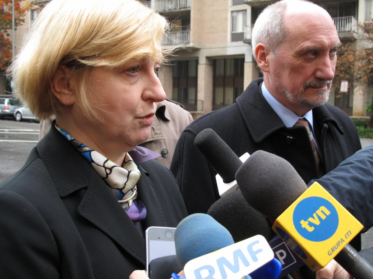 Waszyngtońskie spotkanie byłej minister spraw zagranicznych Anny Fotygi i posła PiS Antoniego Macierewicza z republikańskim kongresmanem Peterem Kingiem nie jest jak dotąd potwierdzone - dowiedziała się Polska Agencja Prasowa. Fotyga i Macierewicz starają się uzyskać poparcie amerykańskich polityków dla powołania międzynarodowej komisji do zbadania przyczyn katastrofy 10 kwietnia.