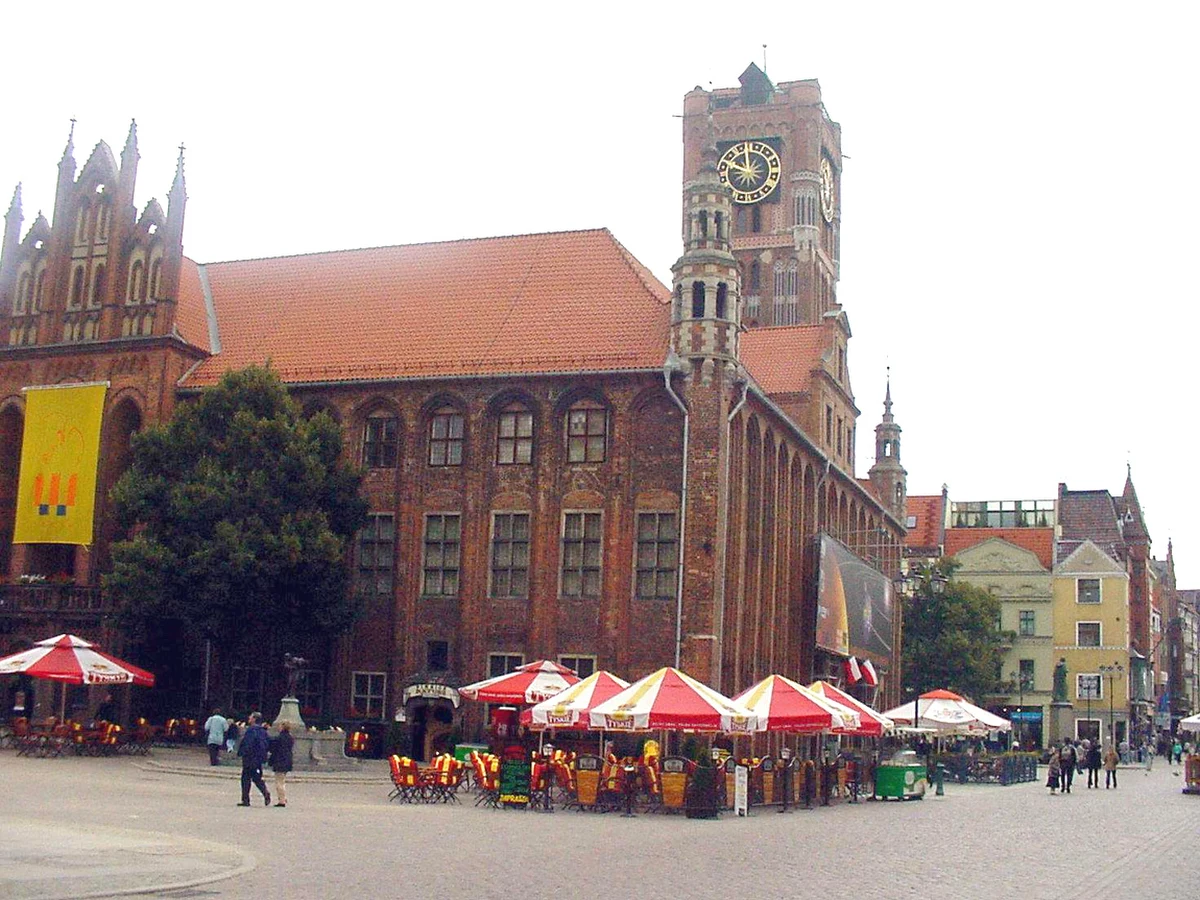 Zdecydowanym faworytem wyborów prezydenckich w Toruniu jest obecny prezydent Michał Zaleski, który walczyć będzie już o trzecią kadencję. Jego najsilniejszym konkurentem jest natomiast obecny szef Rady Miasta - Waldemar Przybyszewski reprezentujący Platformę Obywatelską.