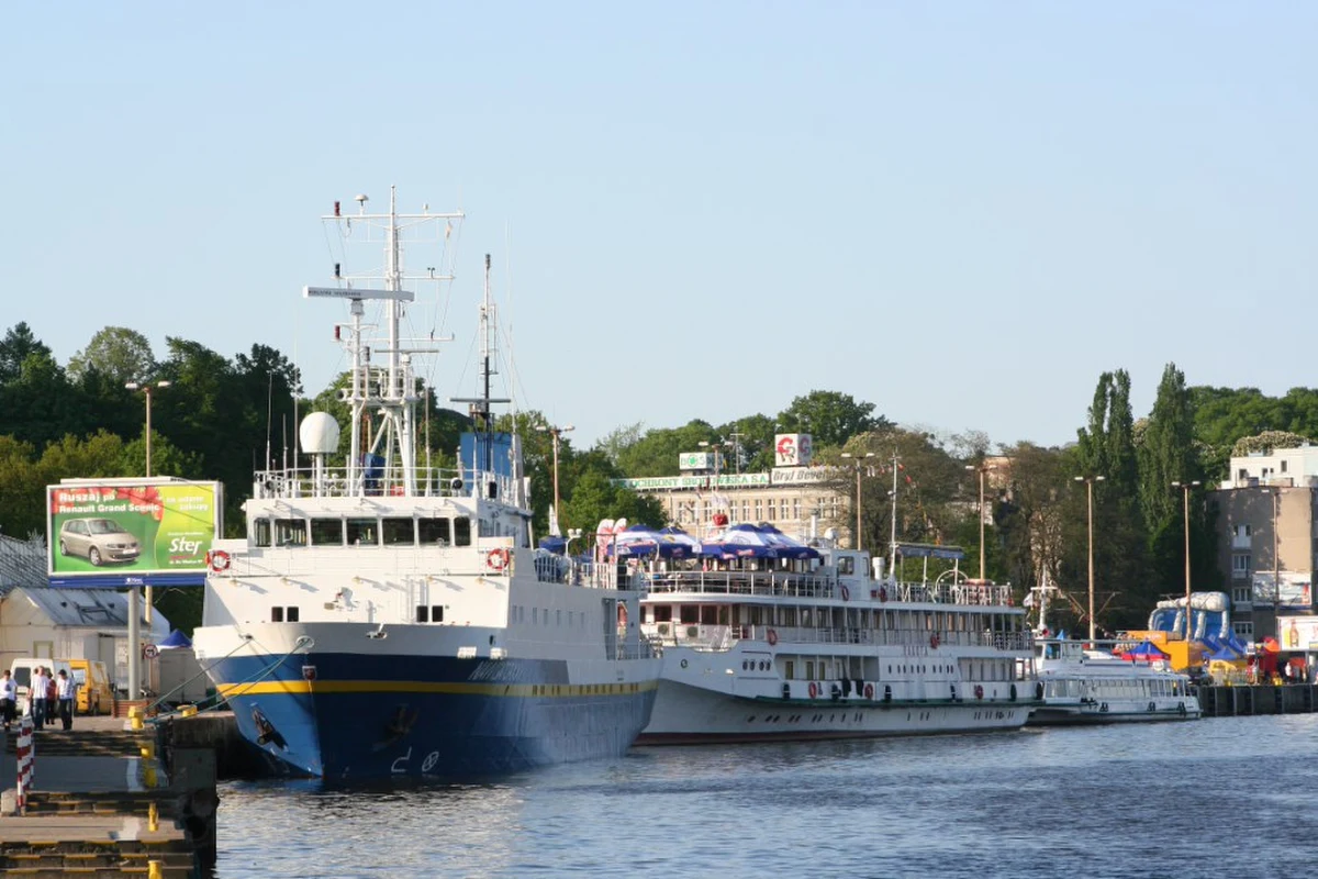 Ubiegający się o reelekcję obecny prezydent Szczecina Piotr Krzystek i kandydat Platformy Obywatelskiej poseł Arkadiusz Litwiński to, według lokalnych sondaży, najpoważniejsi kandydaci do fotela prezydenta Szczecina. Według sondażu Pentora dla lokalnej TVP i "Gazety Wyborczej" Litwiński zdobyłby 22,6 proc. poparcia, a Krzystek 12,5 proc.