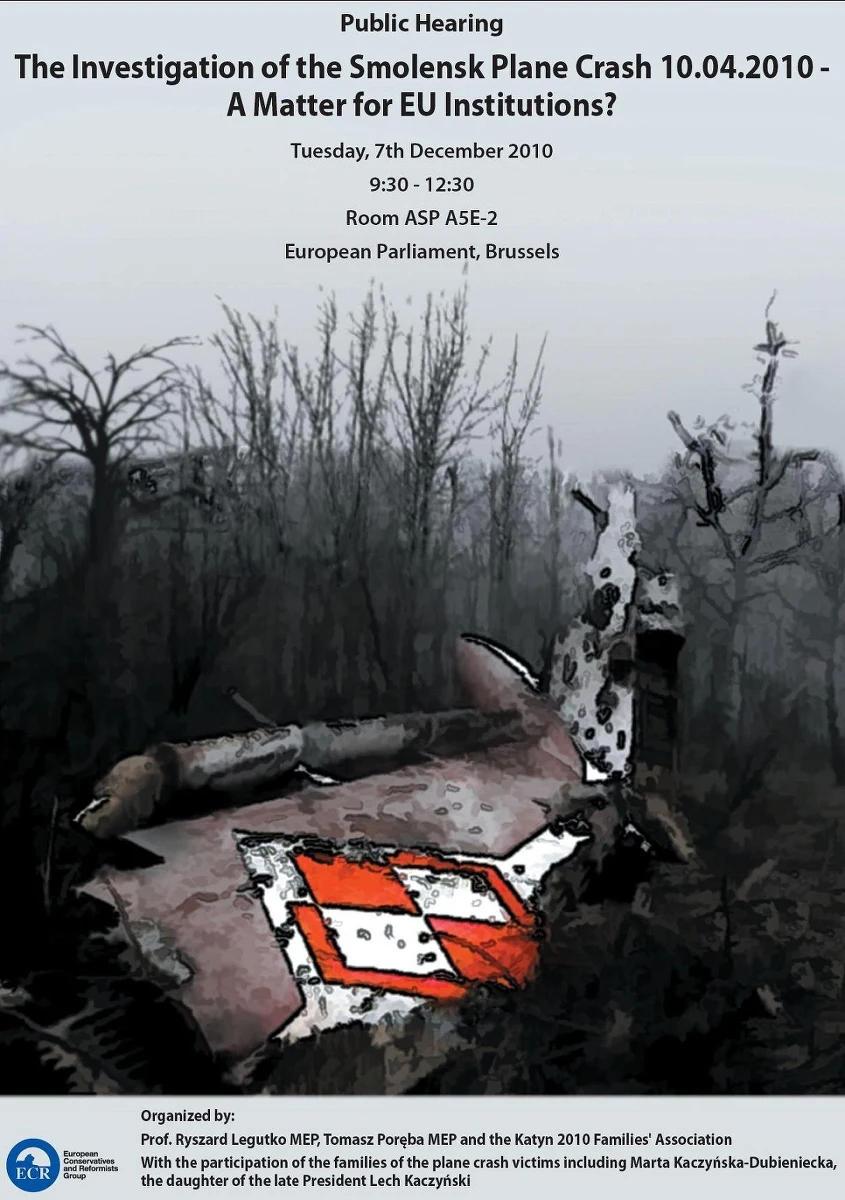 Minutą ciszy rozpoczęło się w Parlamencie Europejskim w Brukseli publiczne wysłuchanie w sprawie śledztwa smoleńskiego. Oprócz Marty Kaczyńskiej, biorą w nim pozostałe rodziny ofiar, eurodeputowani i szef polskiego zespołu parlamentarnego Antonii  Macierewicz.