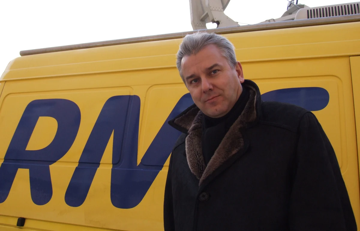 Jeżeli prezesi PKP nie zapłacili z własnej kieszeni, wezmę to pod uwagę przy podejmowaniu poniedziałkowych decyzji kadrowych - powiedział w Przesłuchaniu w RMF FM minister infrastruktury. Mam nadzieję, że za ogłoszenia w prasie nie zapłacą pasażerowie - dodał Cezary Grabarczyk.