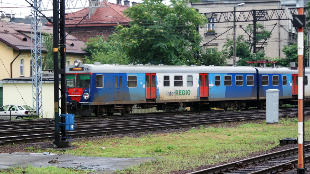 Bilety Przewozów Regionalnych i Kolei Dolnośląskich od Nowego Roku będą droższe. Średnio o 3,5 procent. Za przejazd jednorazowy na krótkiej linii zapłacimy o 30 groszy więcej, ale już w przypadku biletu miesięcznego nawet o 15 złotych więcej niż dotychczas.