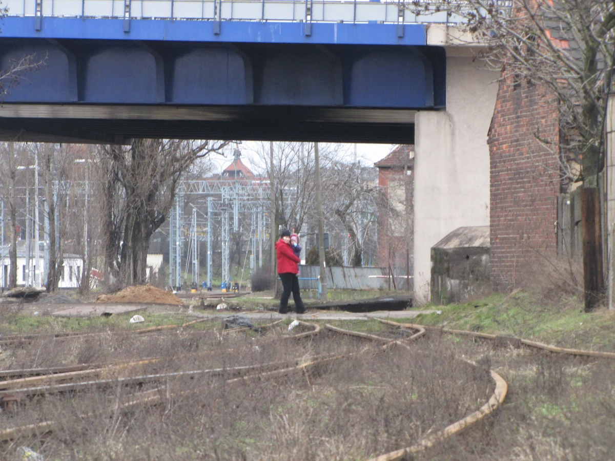 12 hektarów atrakcyjnego terenu między dworcem kolejowym i autobusowym w samym środku Poznania, nie dość, że nie są zagospodarowane, to nie są nawet wycenione. Kolej nie ma też pomysłu, co zrobić z działką. PKP czeka na plan zagospodarowania przestrzennego.